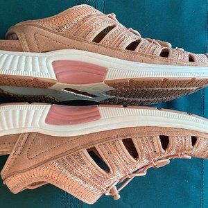 Orthofeet Laguna Stretch Knit enclosed toe sandals - Color:  .Peach - SIZE:   9M